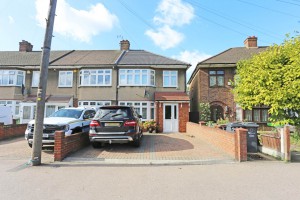 3 bedroom Semi Detached to rent in Dagenham