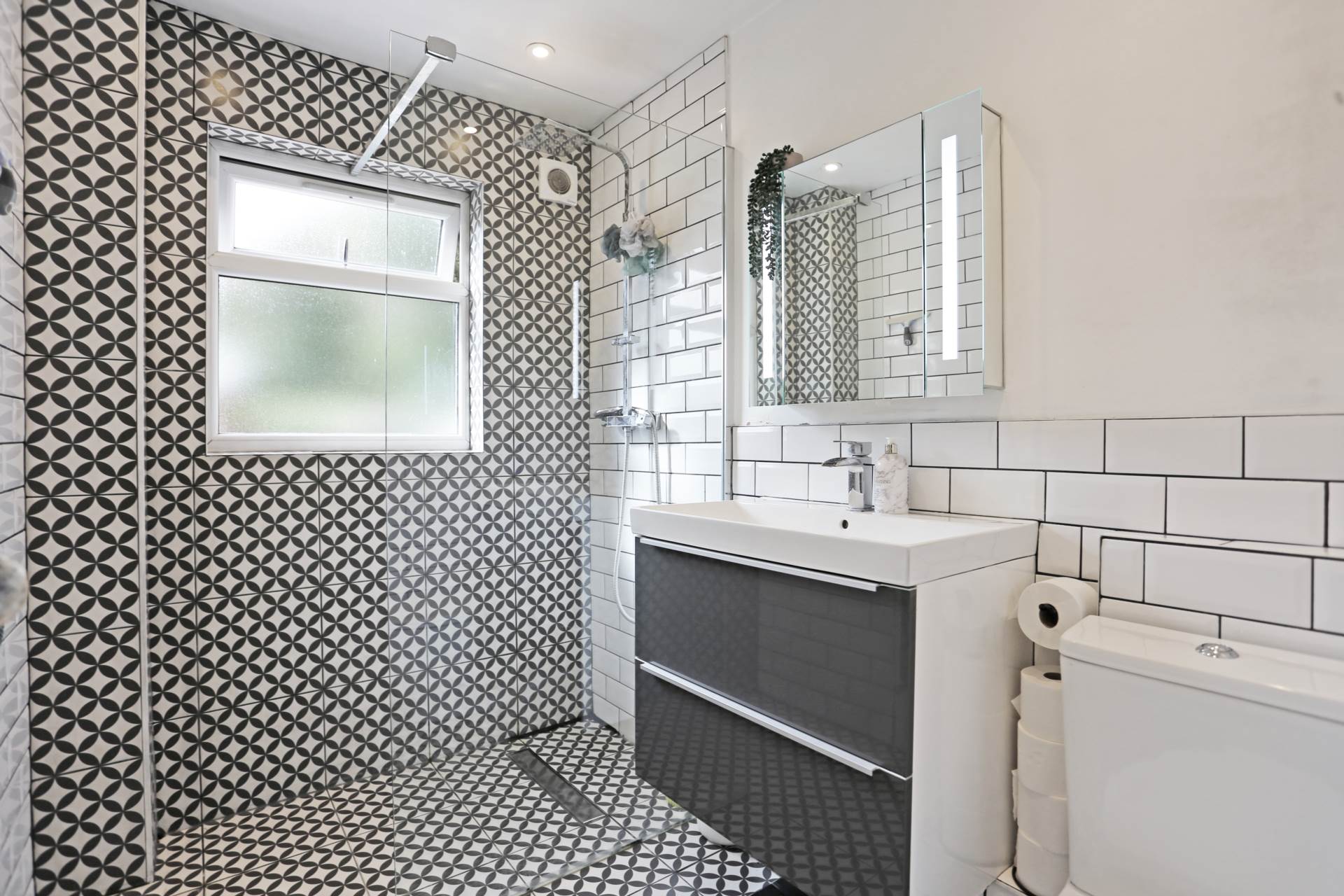 Additional Property Image 1 bedroom Maisonette for sale in Romford 9