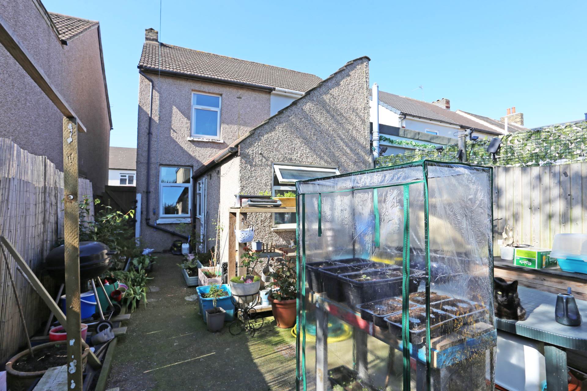 Additional Property Image 2 bedroom Semi Detached for sale in Rainham 8