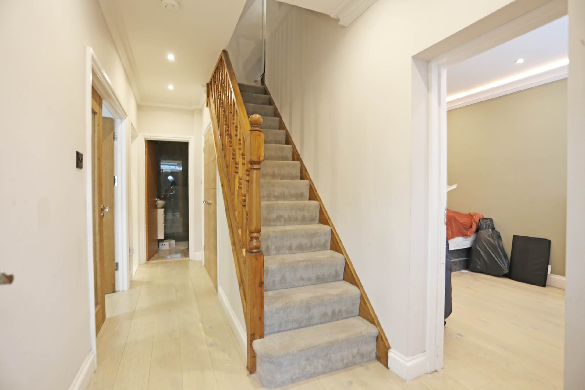 Additional Property Image 6 bedroom Semi Detached to rent in London 10