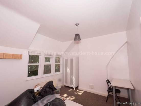 Additional Property Image 4 bedroom House to rent in Salford 10