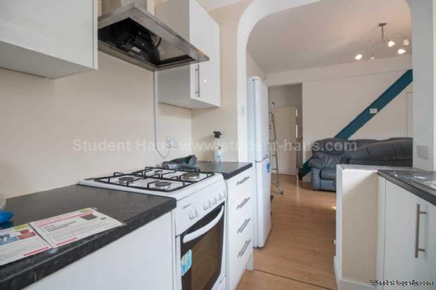 Additional Property Image 3 bedroom House to rent in Salford 2