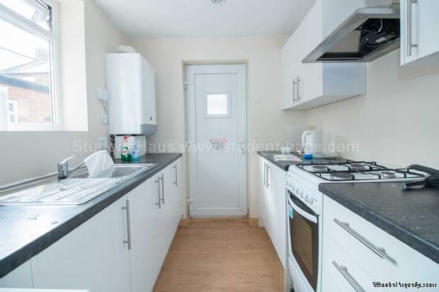 Additional Property Image 3 bedroom House to rent in Salford 3