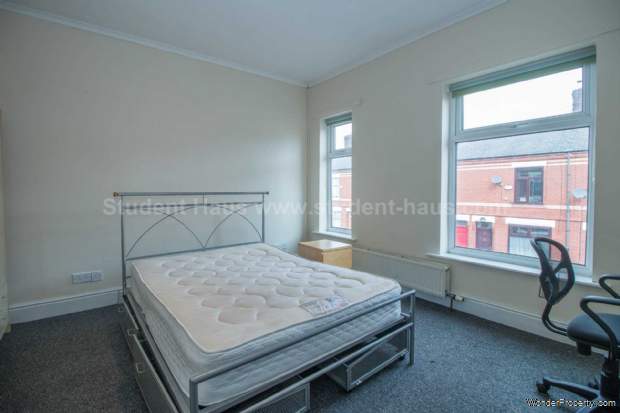 Additional Property Image 3 bedroom House to rent in Salford 4