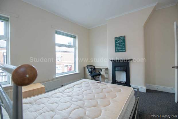 Additional Property Image 3 bedroom House to rent in Salford 5