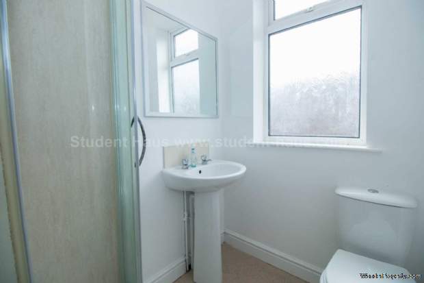 Additional Property Image 3 bedroom House to rent in Salford 8