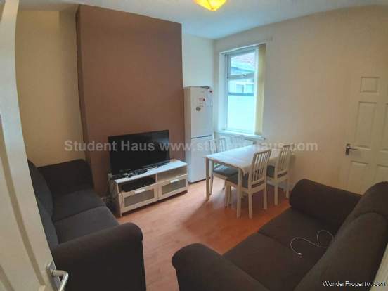 Additional Property Image 4 bedroom House to rent in Salford 4