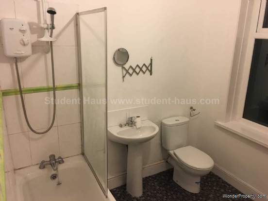 Additional Property Image 4 bedroom House to rent in Salford 8