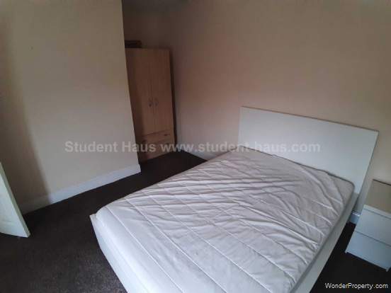Additional Property Image 4 bedroom House to rent in Salford 11