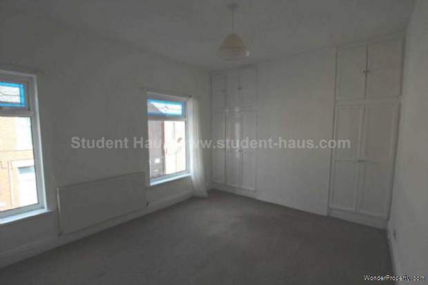 Additional Property Image 3 bedroom House to rent in Salford 10