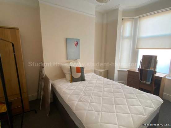 Additional Property Image 3 bedroom House to rent in Salford 2