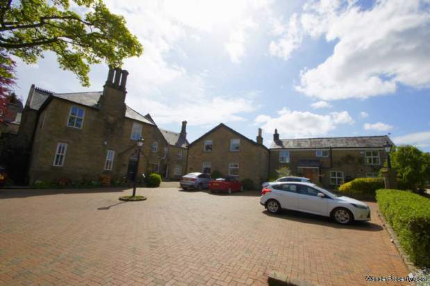 3 bedroom Link Detached House for sale in Bolton
