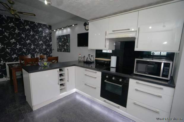 Additional Property Image 4 bedroom Semi Detached for sale in Bolton 7