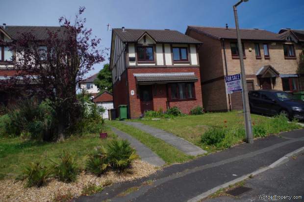 3 bedroom Detached for sale in Bolton