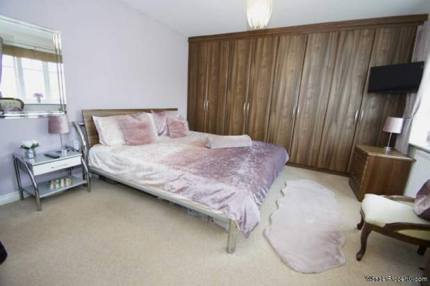 Additional Property Image 5 bedroom Detached for sale in Bolton 7