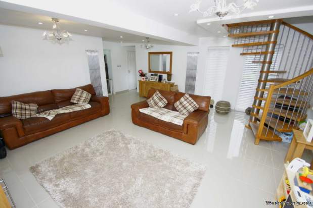 3 bedroom Detached for sale in Bolton