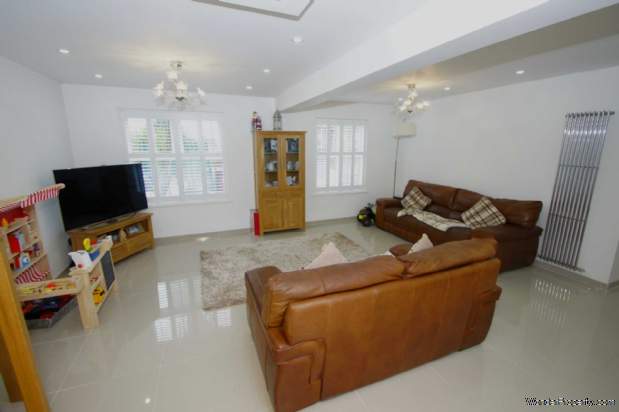 Additional Property Image 3 bedroom Detached for sale in Bolton 11