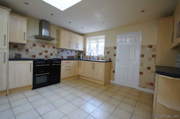 Additional Property Image 2 bedroom Cottage for sale in Bolton 5