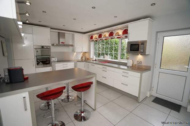 Additional Property Image 4 bedroom Detached for sale in Bolton 3