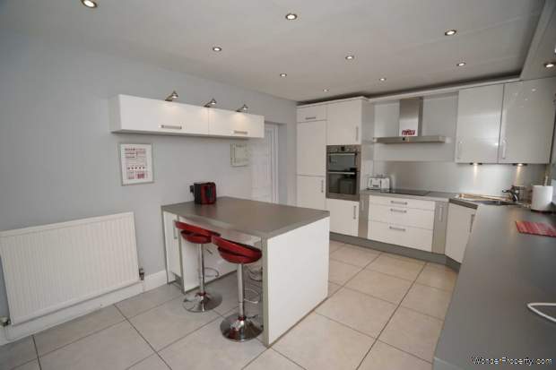 Additional Property Image 4 bedroom Detached for sale in Bolton 13