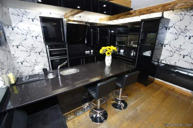 Additional Property Image 2 bedroom Cottage for sale in Bolton 4
