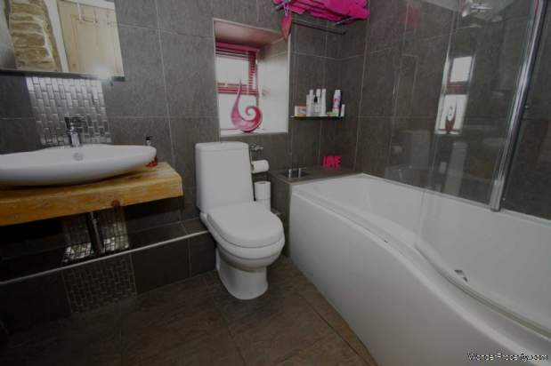 Additional Property Image 2 bedroom Cottage for sale in Bolton 7