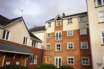 3 bedroom Flat to rent in Bolton