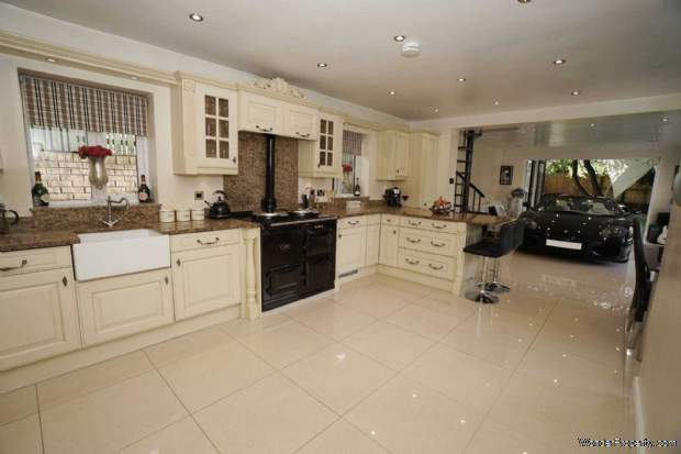 Additional Property Image 5 bedroom Detached for sale in Bolton 5