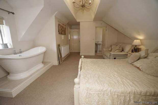 Additional Property Image 5 bedroom Detached for sale in Bolton 11