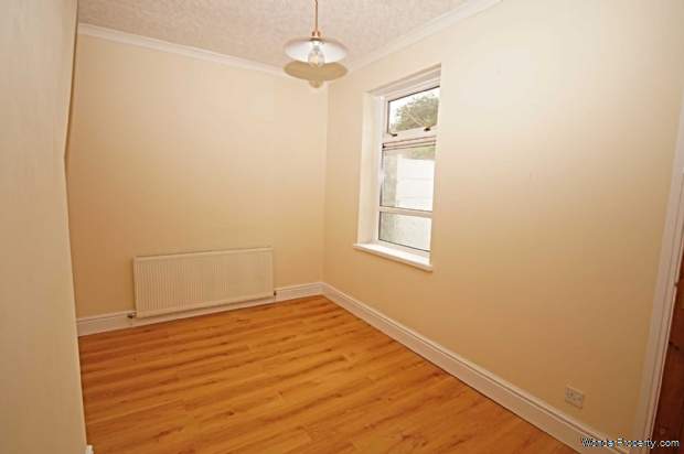Additional Property Image 3 bedroom Terraced to rent in Bolton 3