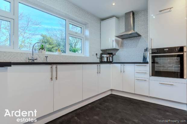 Additional Property Image 4 bedroom Detached for sale in Maldon 10