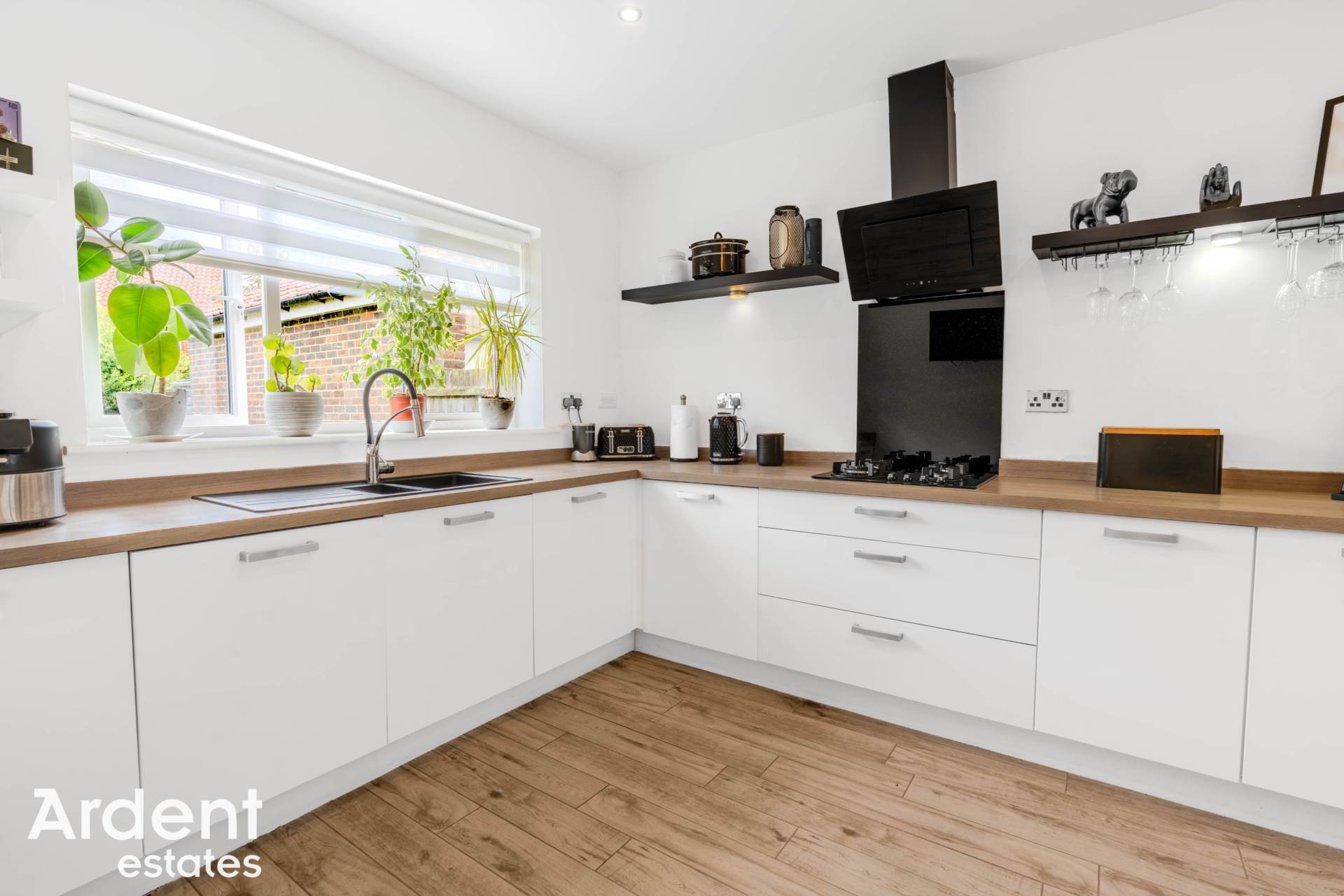 Additional Property Image 4 bedroom Detached for sale in Maldon 10