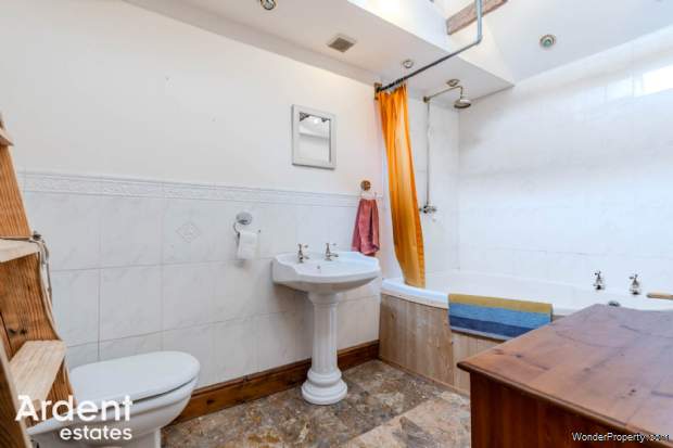 Additional Property Image 2 bedroom Terraced for sale in Maldon 10