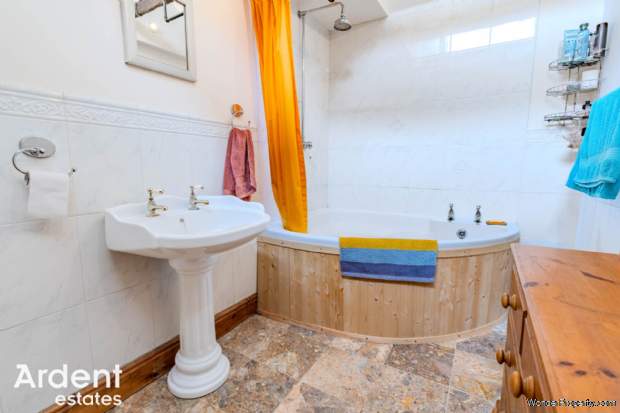 Additional Property Image 2 bedroom Terraced for sale in Maldon 11