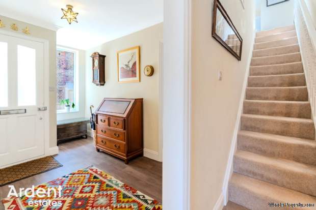 Additional Property Image 5 bedroom Chalet for sale in Maldon 6