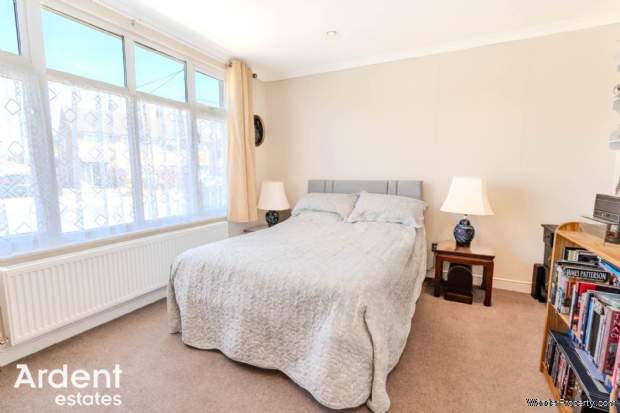 Additional Property Image 5 bedroom Chalet for sale in Maldon 10