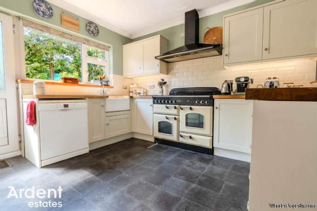 Additional Property Image 5 bedroom Chalet for sale in Maldon 8