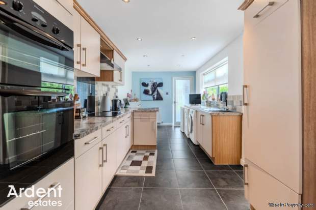 Additional Property Image 4 bedroom Bungalow for sale in Witham 12