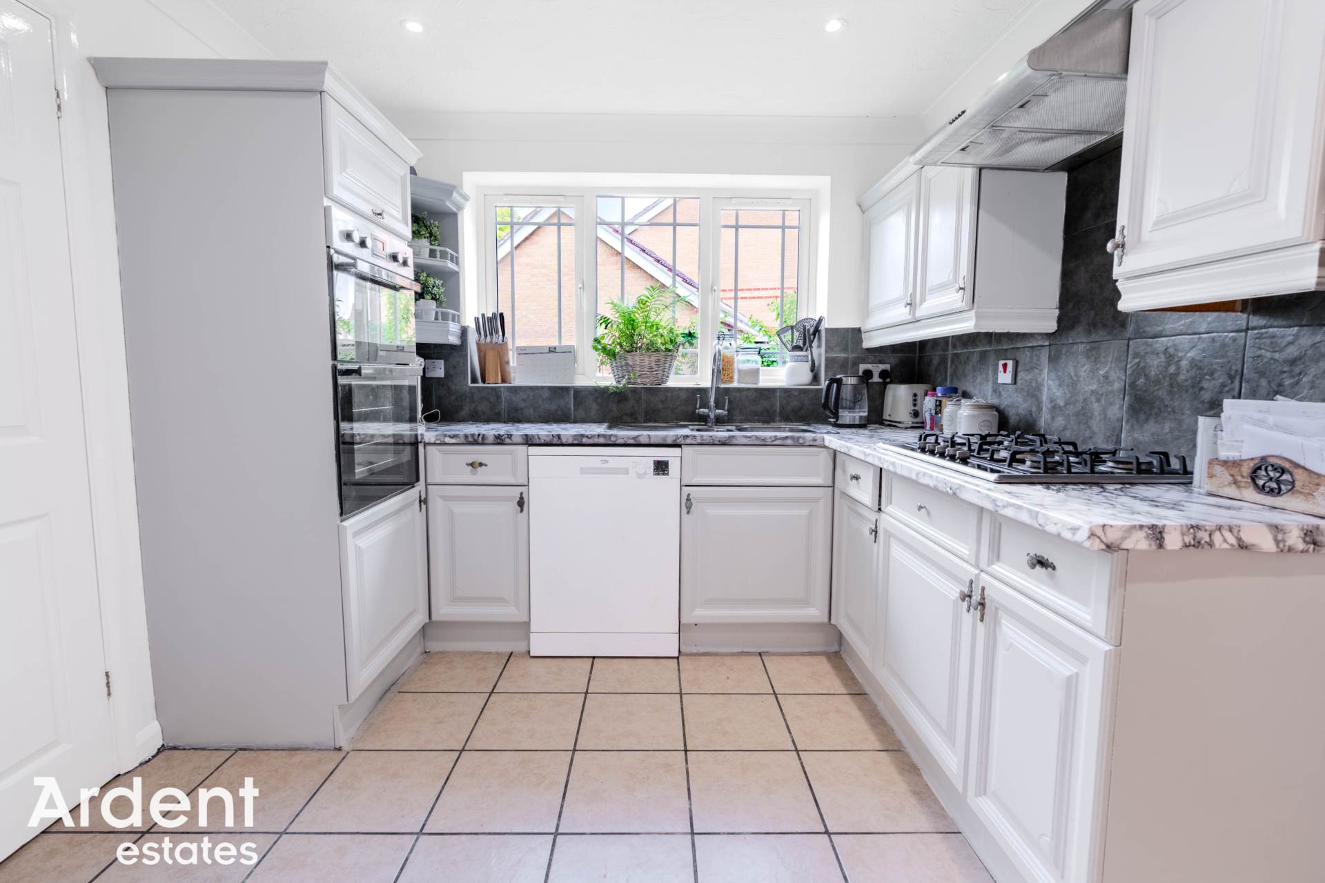 Additional Property Image 4 bedroom Detached for sale in Maldon 8
