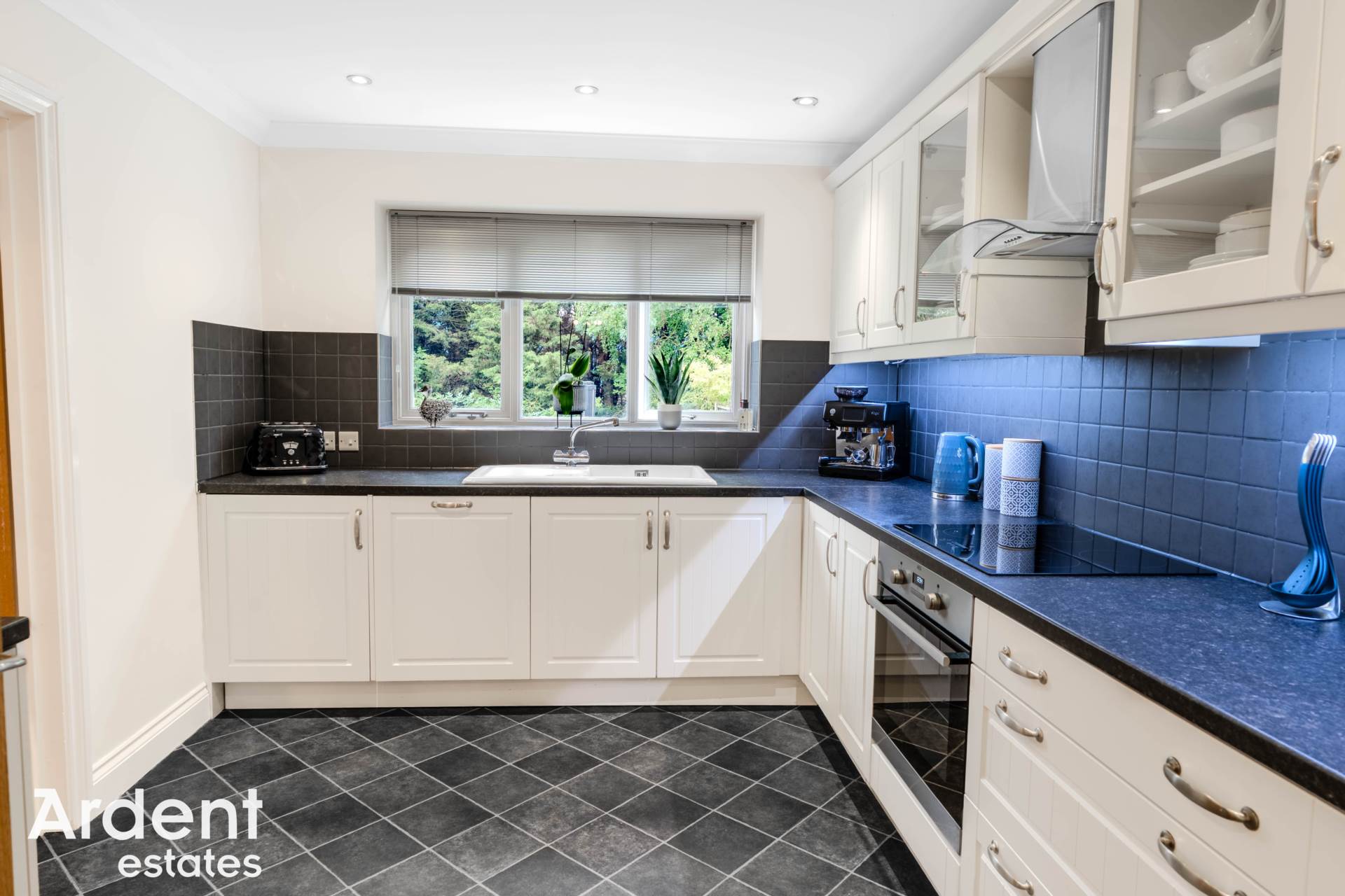 Additional Property Image 4 bedroom Terraced for sale in Maldon 9