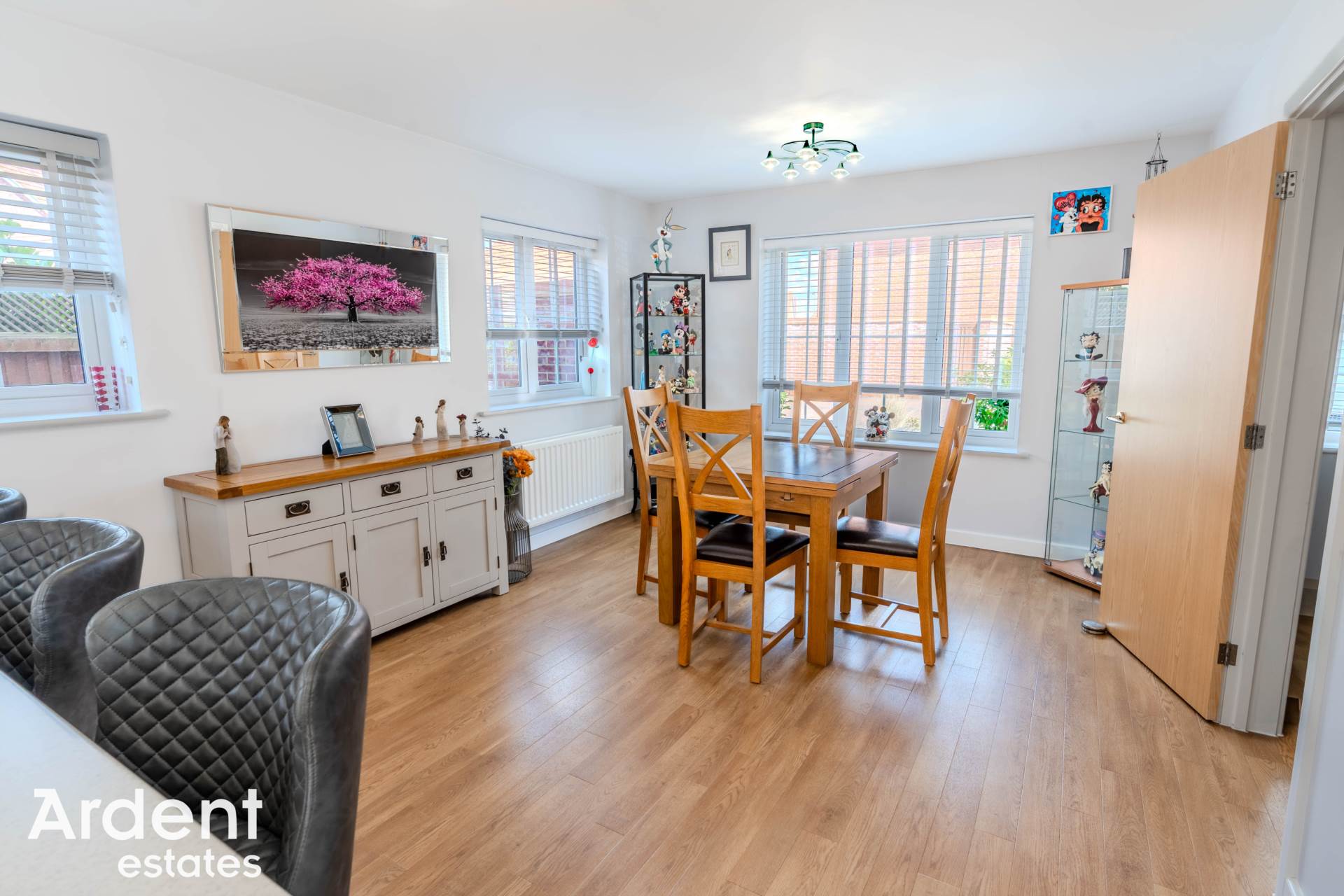 Additional Property Image 4 bedroom Detached for sale in Maldon 9