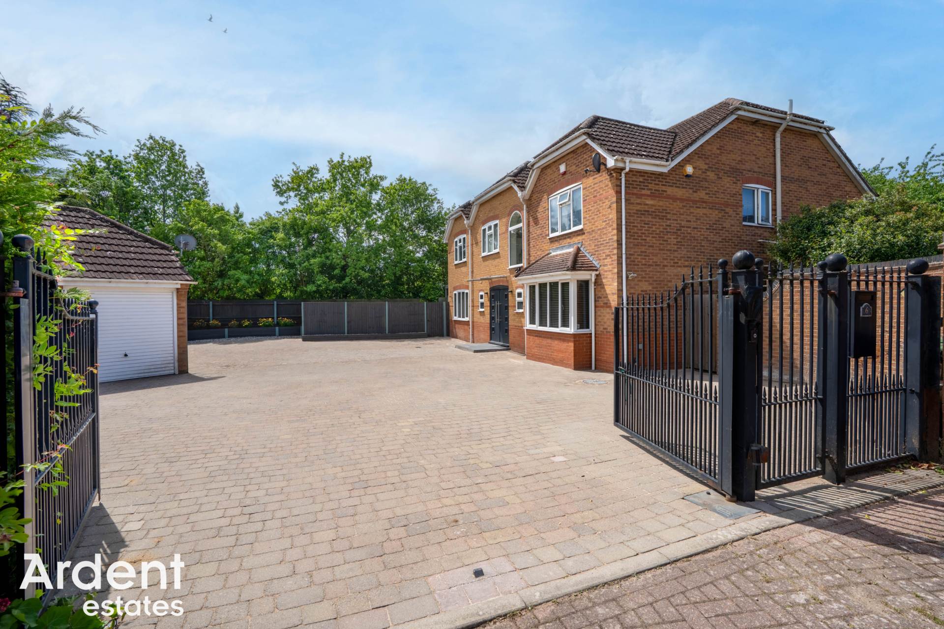 Additional Property Image 5 bedroom Detached for sale in Maldon 4