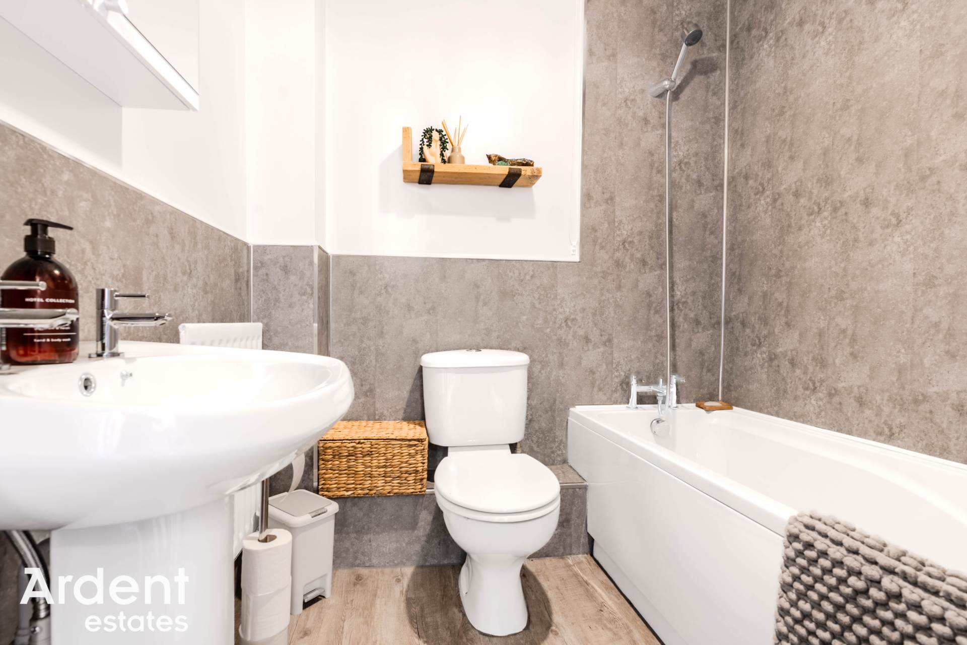 Additional Property Image 2 bedroom Terraced for sale in Maldon 13