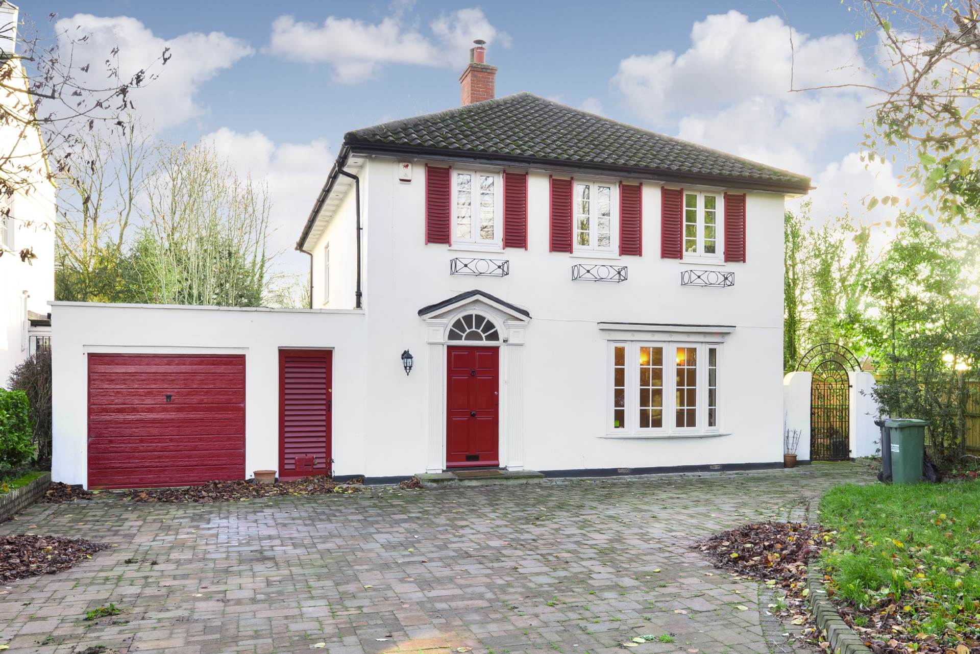4 bedroom Detached to rent in Epsom