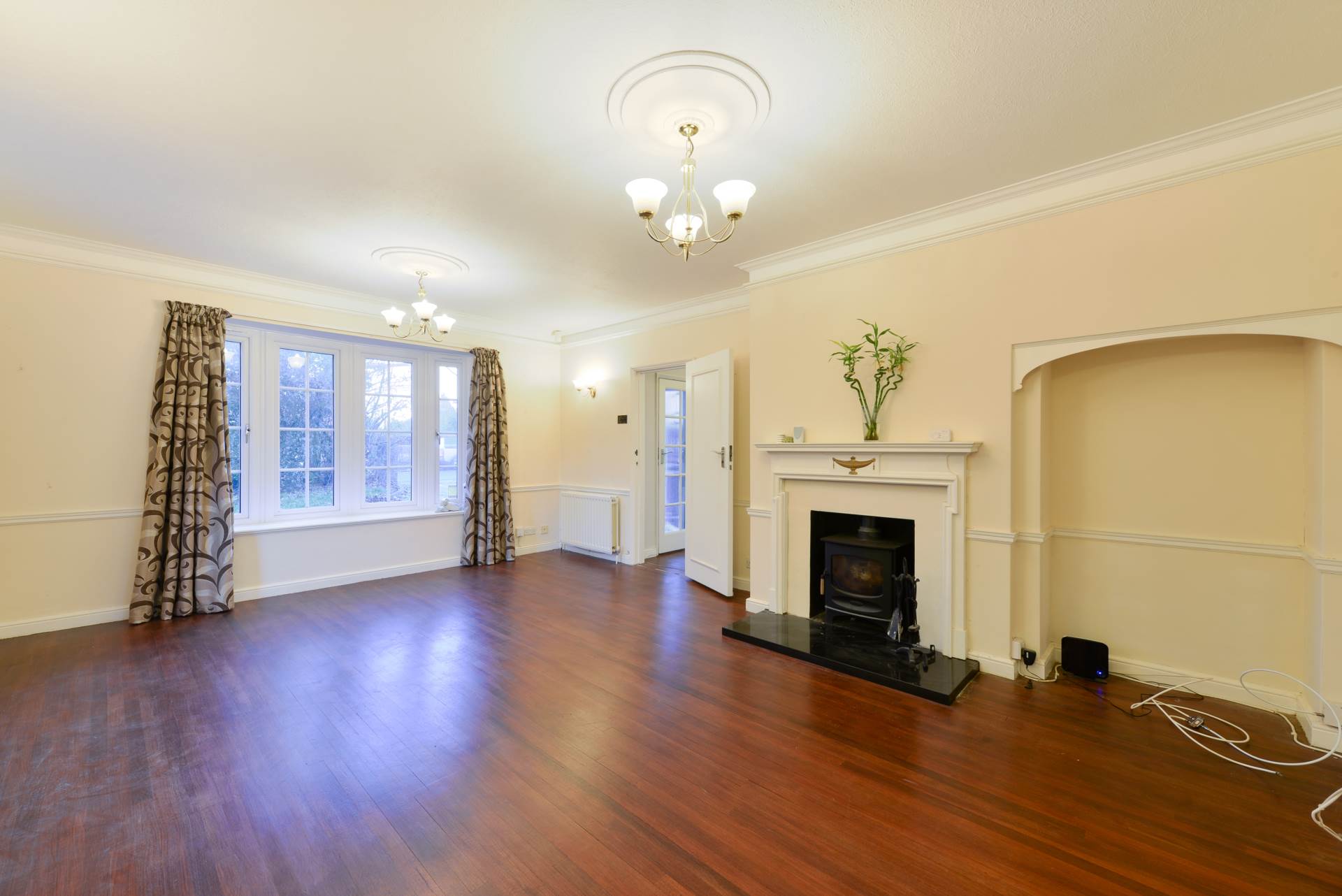Additional Property Image 4 bedroom Detached to rent in Epsom 6