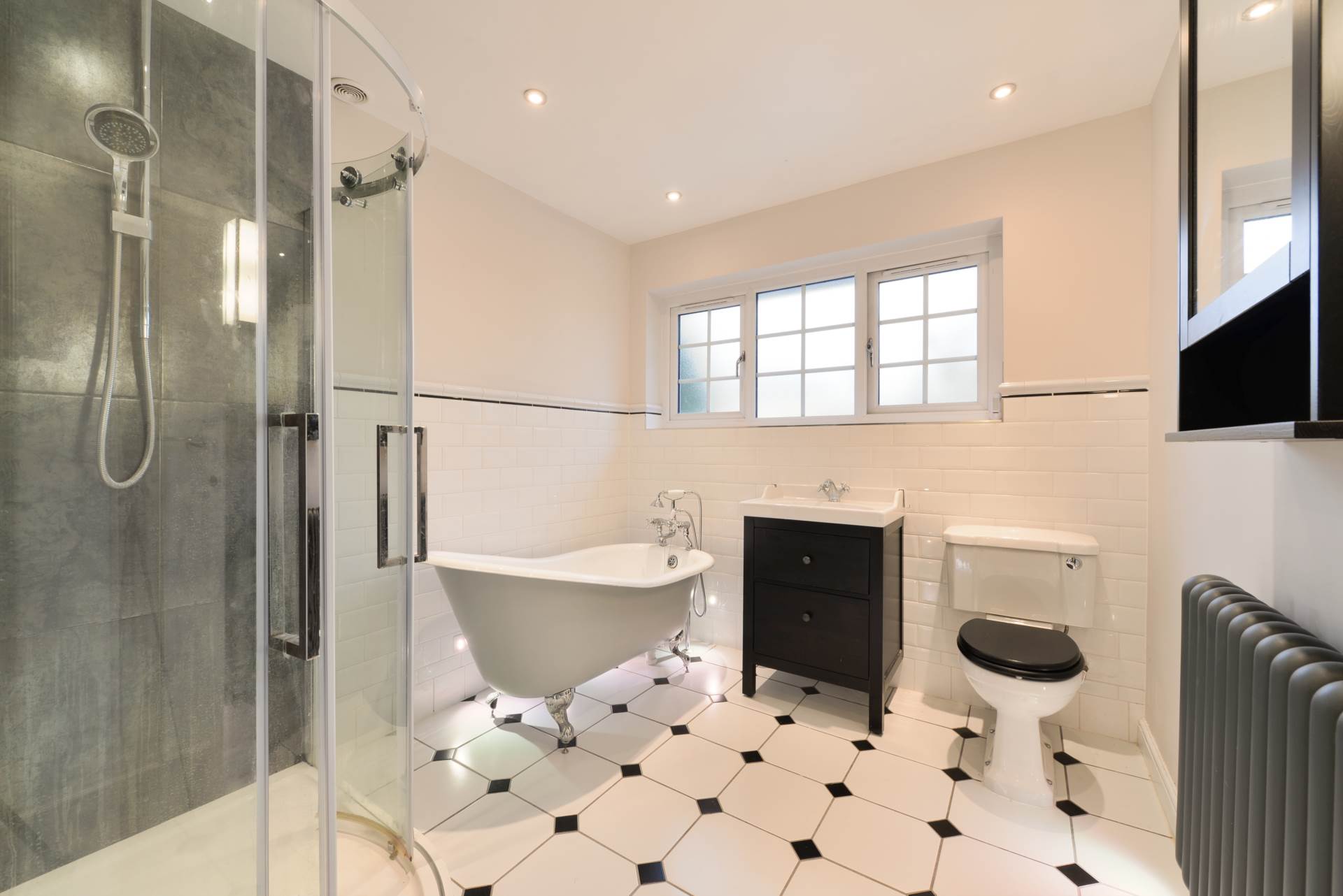 Additional Property Image 4 bedroom Detached to rent in Epsom 15