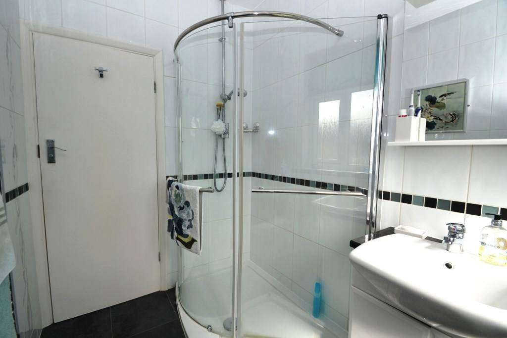 Additional Property Image 3 bedroom End of Terrace to rent in Worcester Park 7