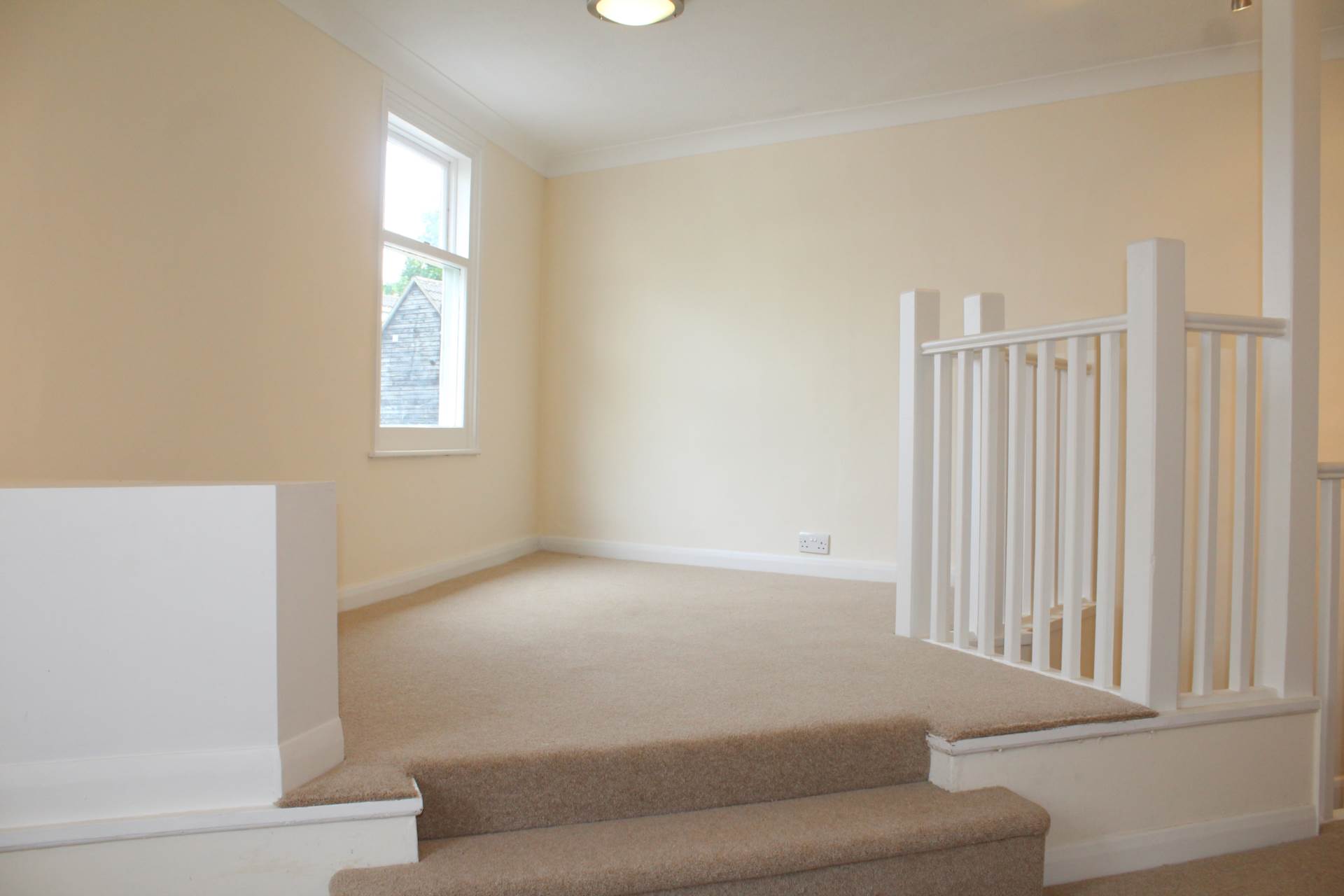 Additional Property Image 1 bedroom Flat to rent in Epsom 4