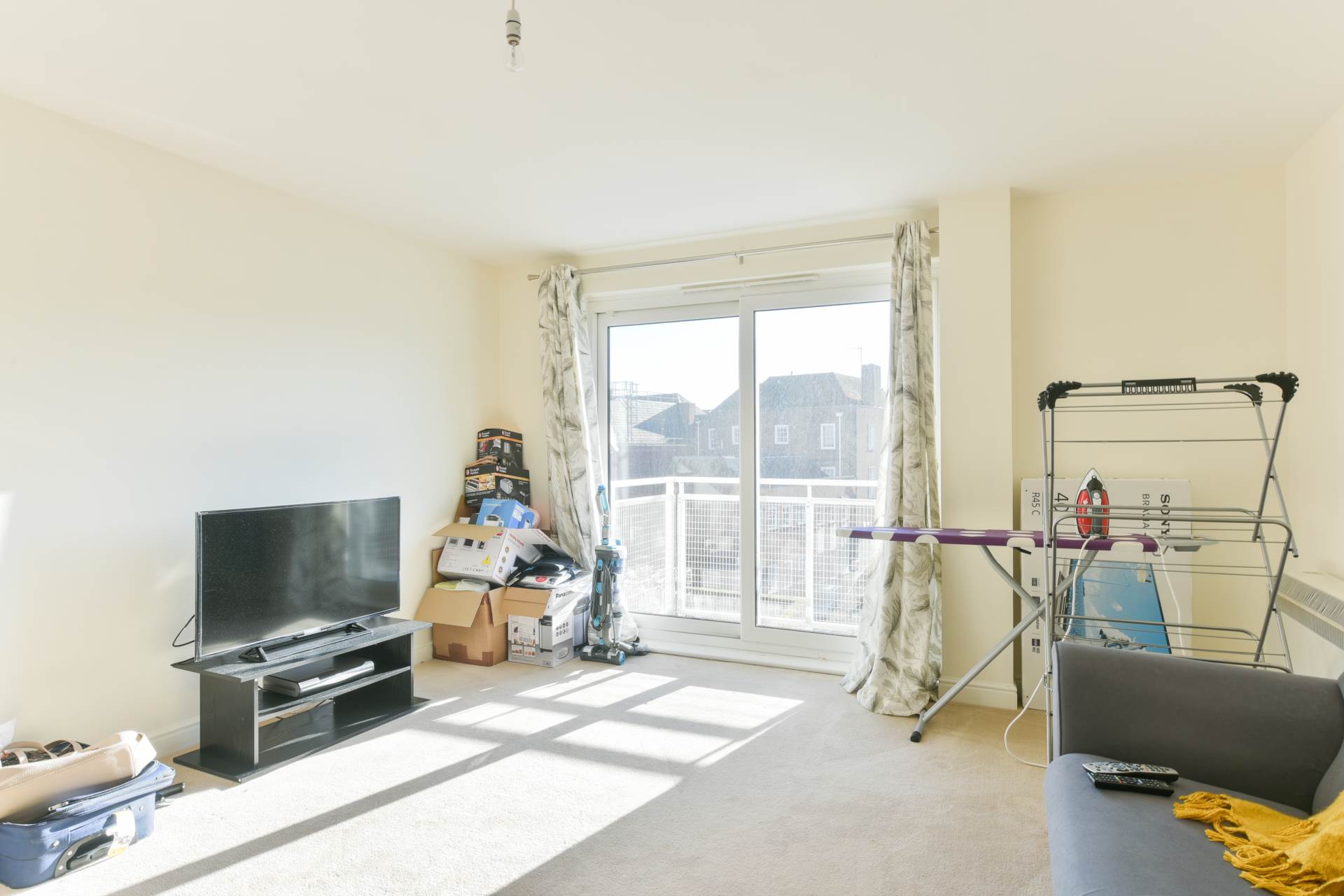 Additional Property Image 1 bedroom Apartment to rent in Epsom 5