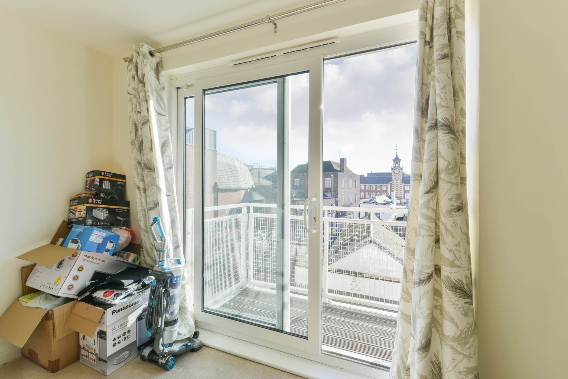 Additional Property Image 1 bedroom Apartment to rent in Epsom 6